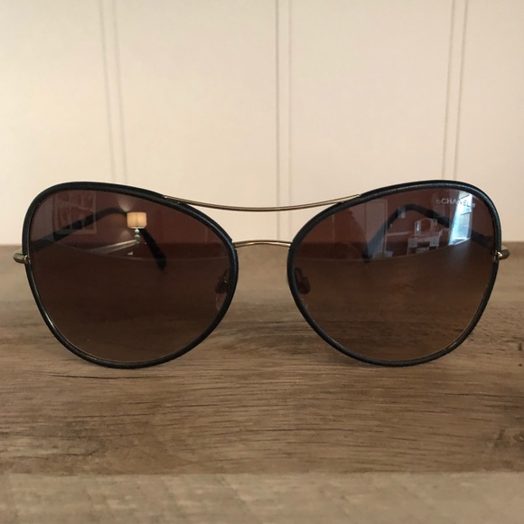 CHANEL Accessories - CHANEL Pilot Sunglasses